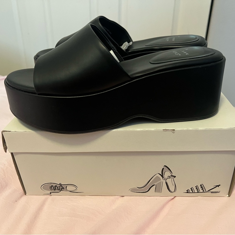 Wynona target a new day platform sandals